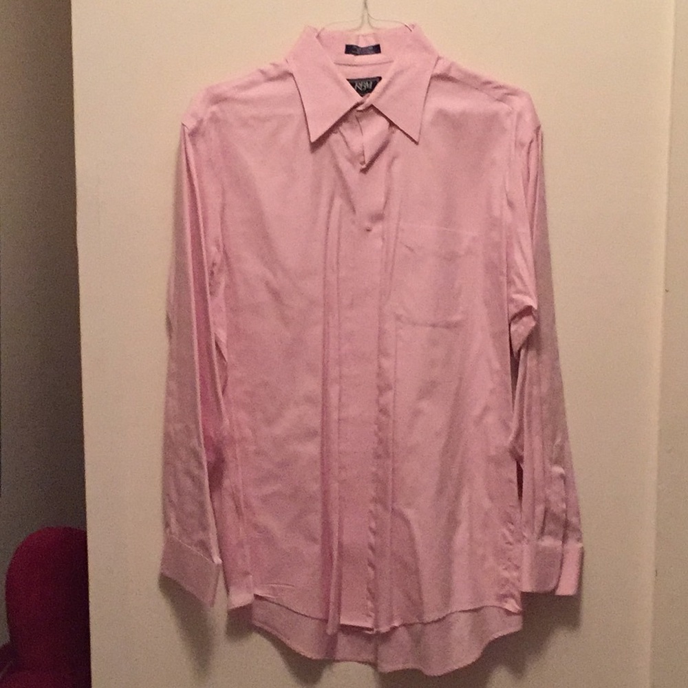 Pale pink men’s dress shirt